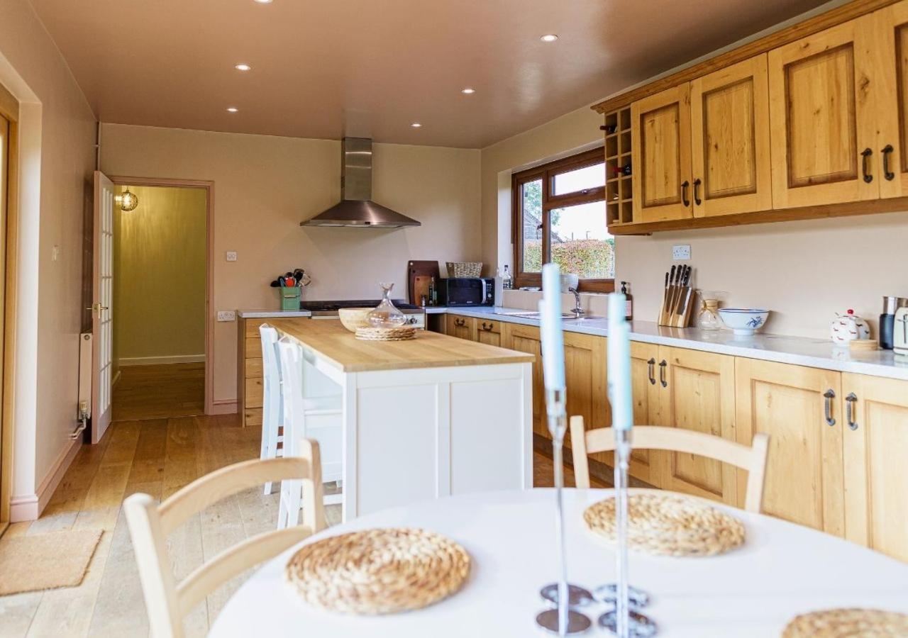 Charming 3Bd Cotswolds Family Retreat Villa Bourton-on-the-Water Dış mekan fotoğraf